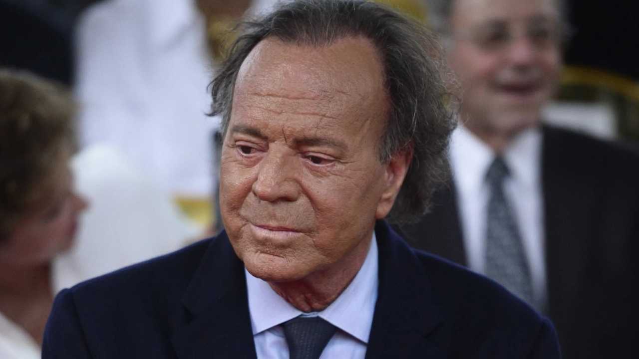 Julio Iglesias desmiente rumores sobre su salud y retiro: “Me han matado mil veces”